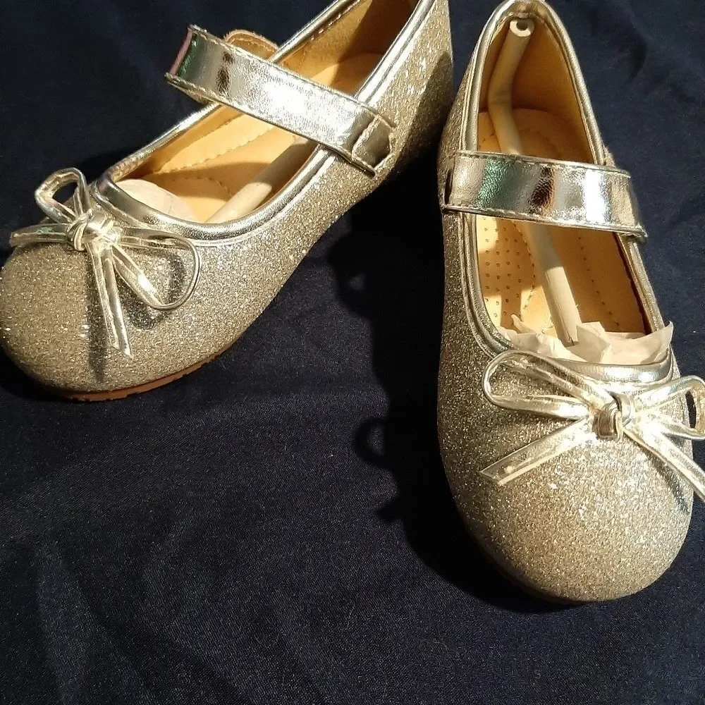 DeerBunny Girls Size 7 Silver Glitter Mary Jane Shoes